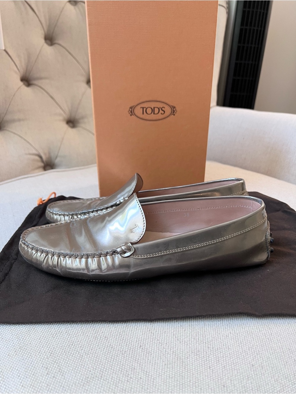 TOD'S Women’s Loafers - Metallic Silver Leather